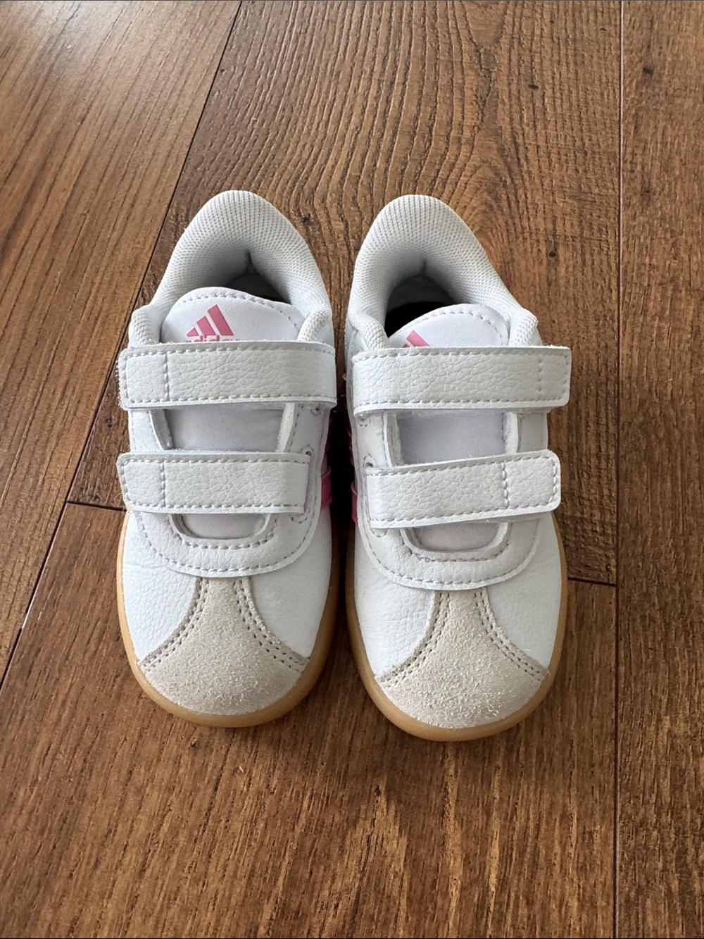 Adidas toddler court sneakers, pink and white, size 6 - Picture 2 of 8